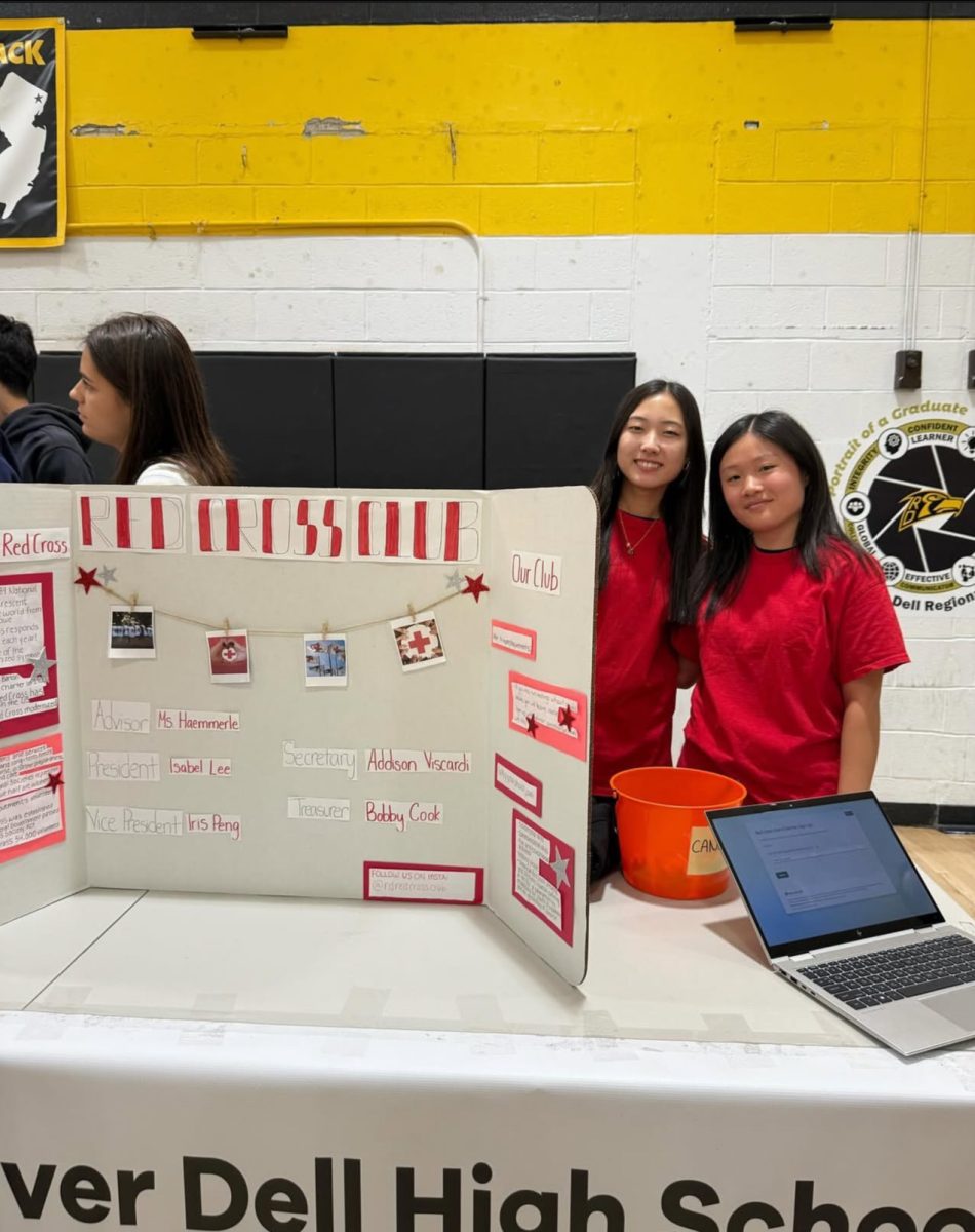 Isabel Lee (right) and Iris Peng at the Club Fair.