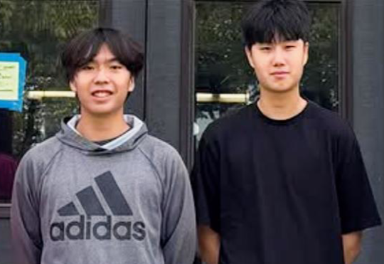 San and Doo, left and right respectively.